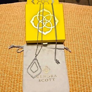 Kendra Scott Pendant